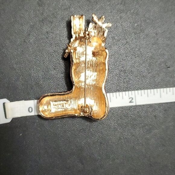 Monet gold tone red enamel stocking brooch - Picture 6 of 7